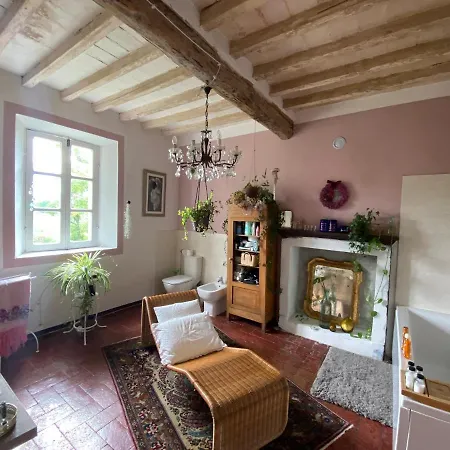 Ostria Vento Bed & Breakfast Medesano